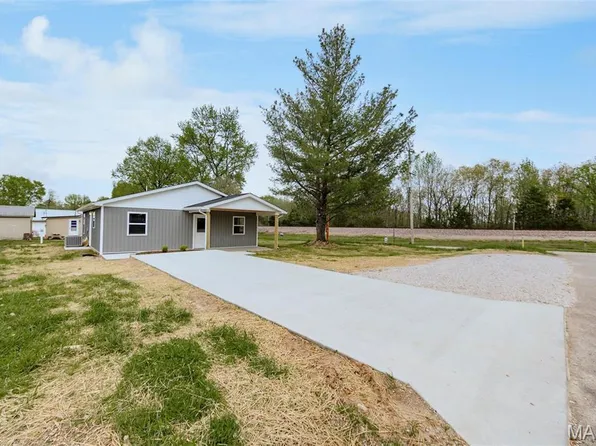 100 Huff St, Saint James, MO 65559