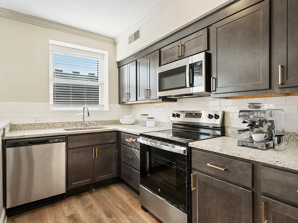 4368 Lindell Blvd #1S