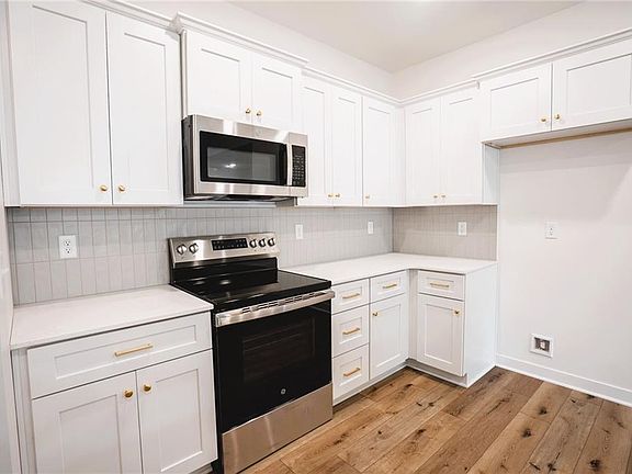 4th image of 707 Mahogany Ct