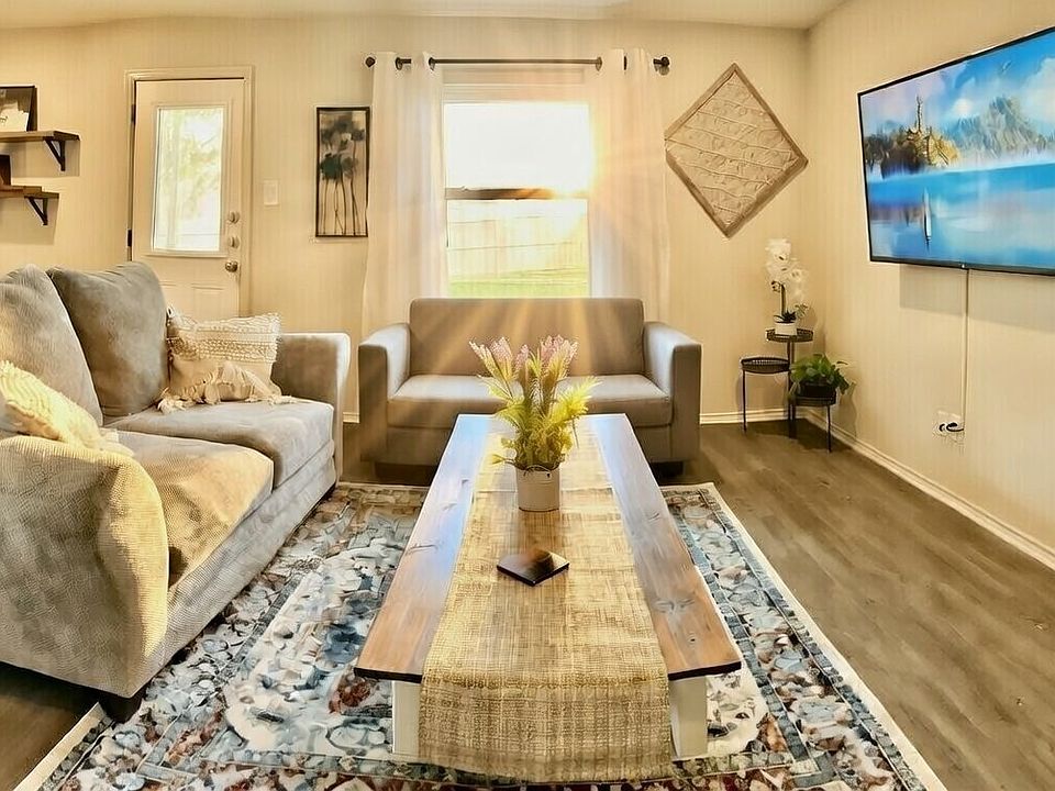 1st image of 1705 Clovis Dr Unit A