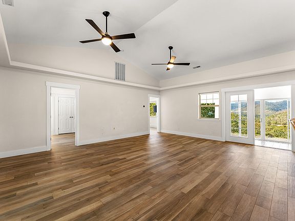5th image of 886 Humbug Creek Rd