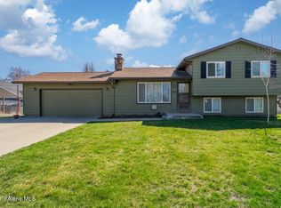 696 W Peach Tree Dr, Hayden Lake, ID 83835