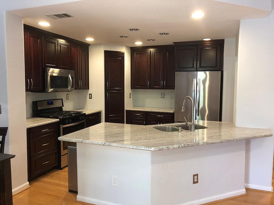1st image of 865 Basking Ln