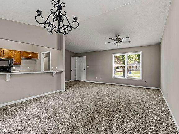 4th image of 102 Countryside Dr