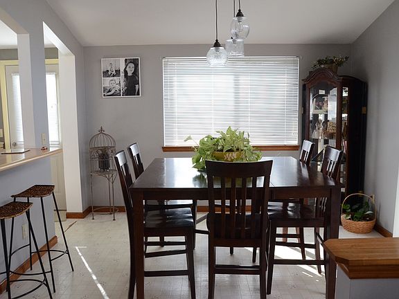 2nd image of 1364 Skyview Cir
