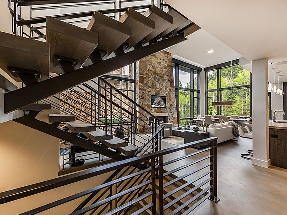 3rd image of 2651 Enclave Ln Unit 25