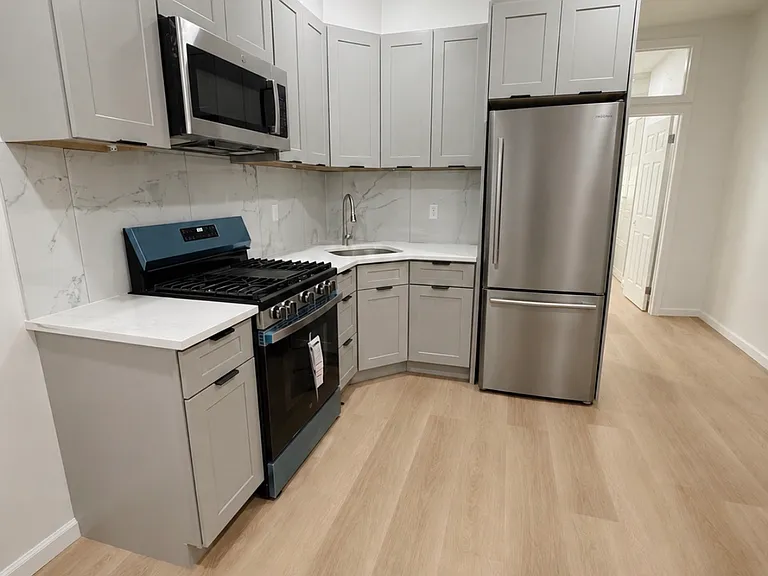 267 20th St #2R — Photo 1