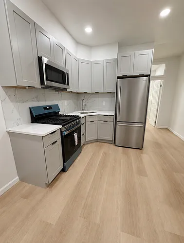 267 20th St #2R Photo 1