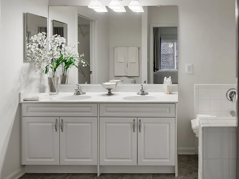 10090 Mill Run Cir — Photo 14