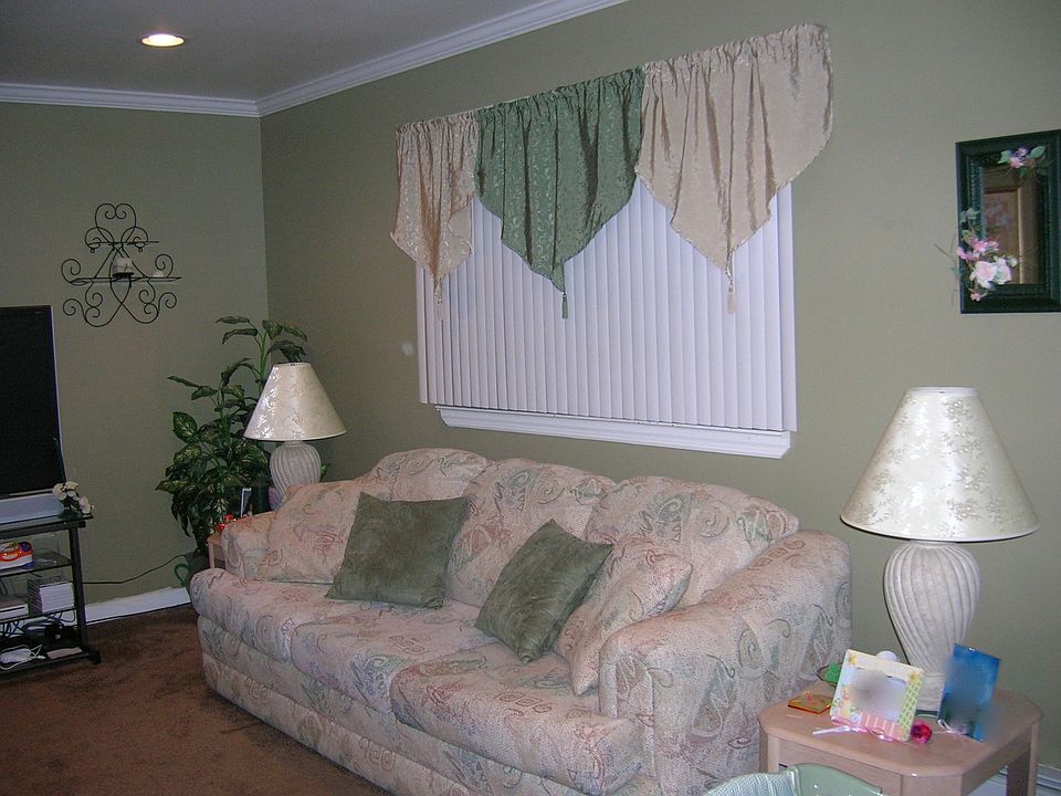 2nd image of 10 Wilson Ave