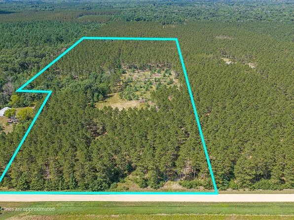 839 8th Dr, Hancock, WI 54943