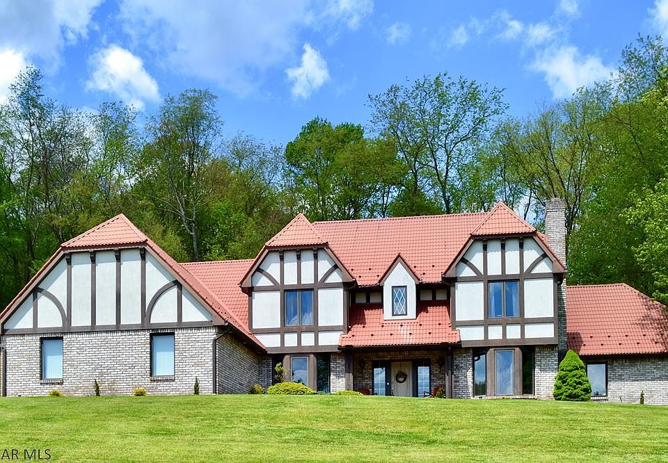 1st image of 824 Barclay Dr
