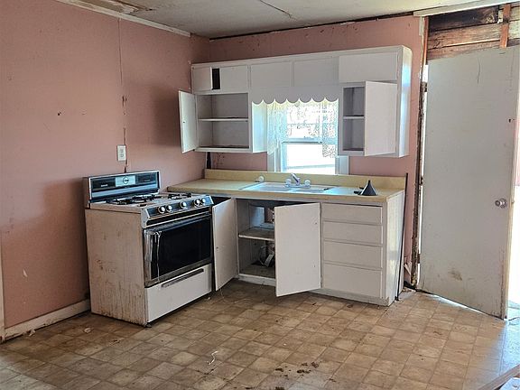 3rd image of 106 W Greenlee St