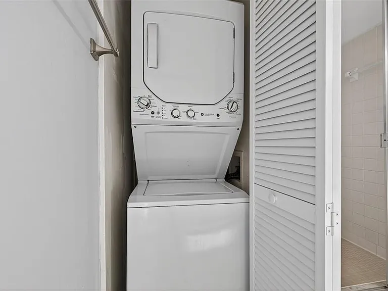 7625 Sun Island Dr S #207 — Photo 19