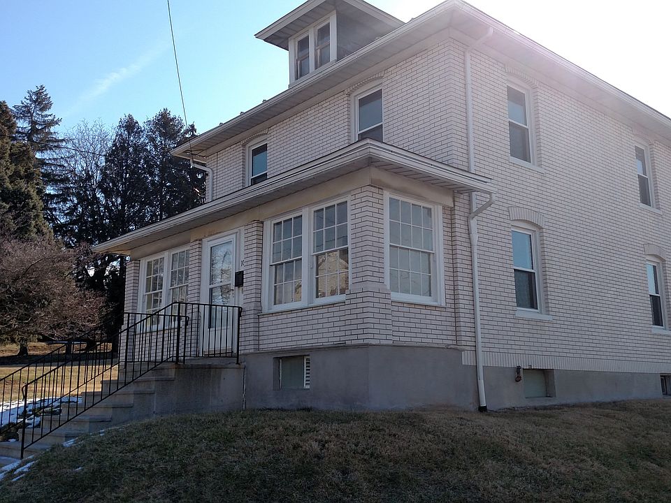 1st image of 10 W 1st St
