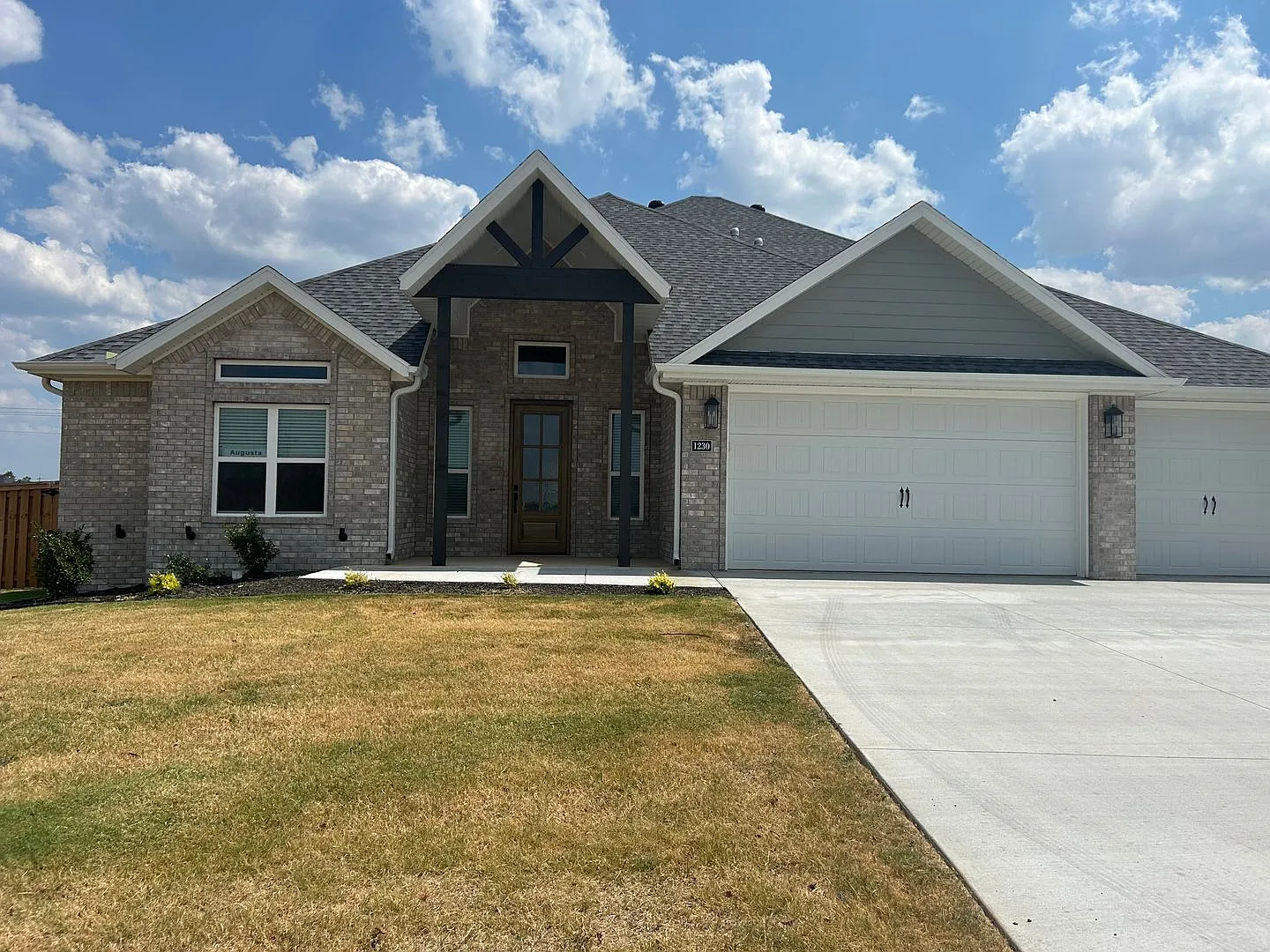Four bedroom NEW build in Centerton — Photo 1
