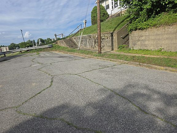 5th image of 1908 Market St