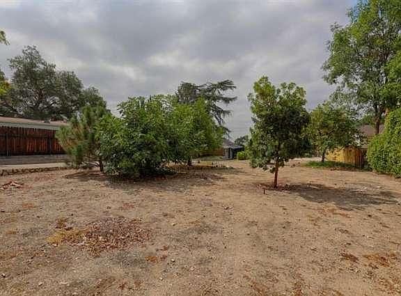 2nd image of 2740 Prospect Ave