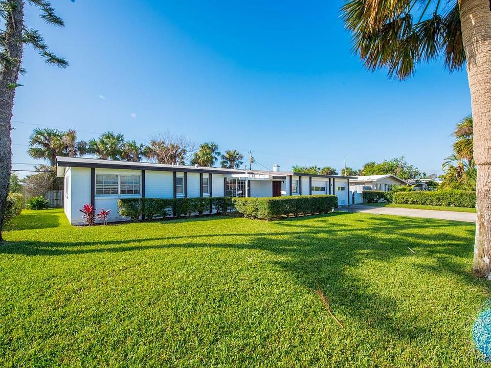 1st image of 8 Raymonde Cir