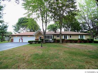 726 Shanlee Dr, Webster, NY 14580