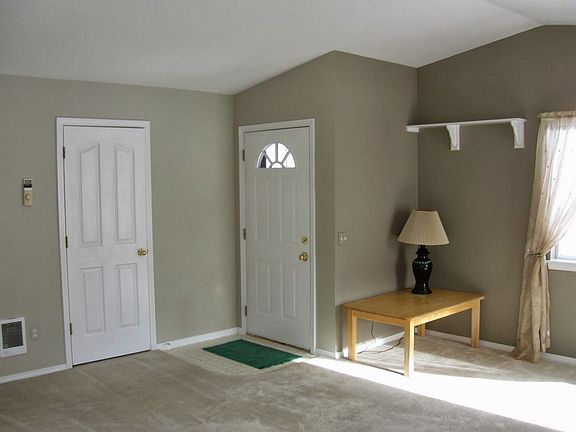 2nd image of 840 Ponderosa Dr