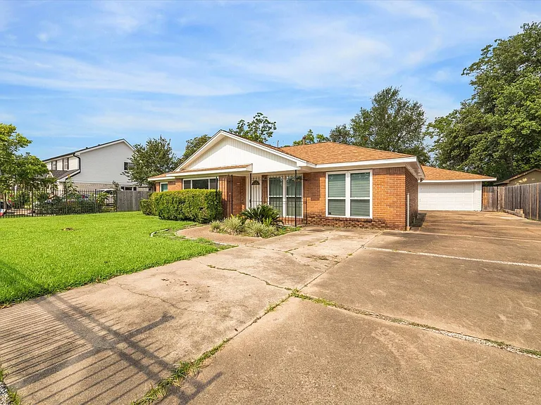 3613 Lazy Spring Dr — Photo 21