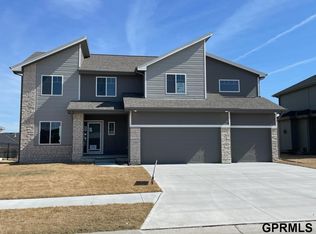 5501 N 208th St, Elkhorn, NE 68022