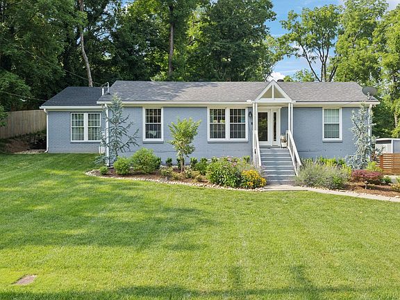 3rd image of 505 Oakley Dr