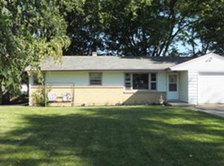 1520 Hackberry Ln, Machesney Park, IL 61115