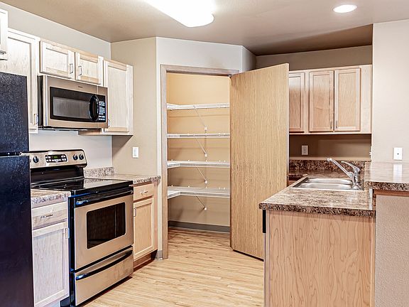 4th image of 4421 12th St W APT 204
