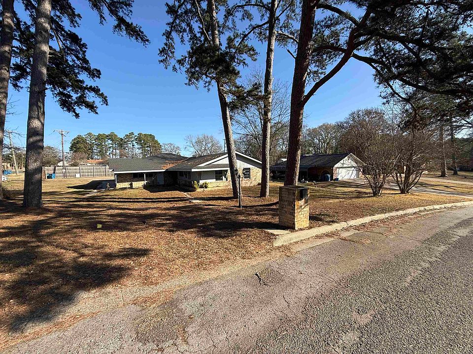 1st image of 11 Cherrywood Cir