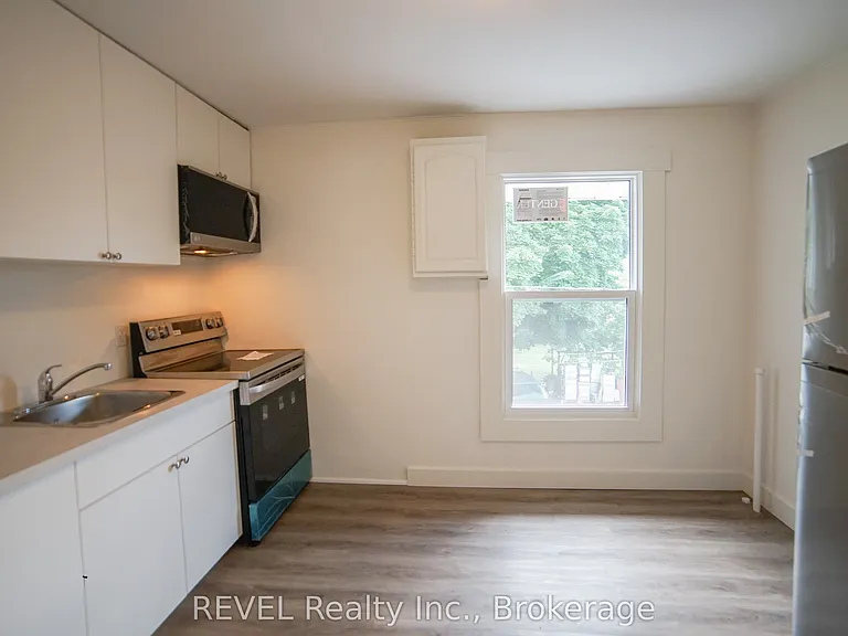 21 Plymouth Rd #UPPER — Photo 7