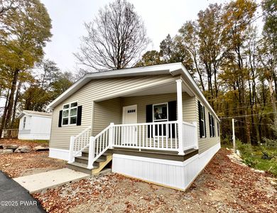 125 Middle Rd, Greentown, PA, 18426