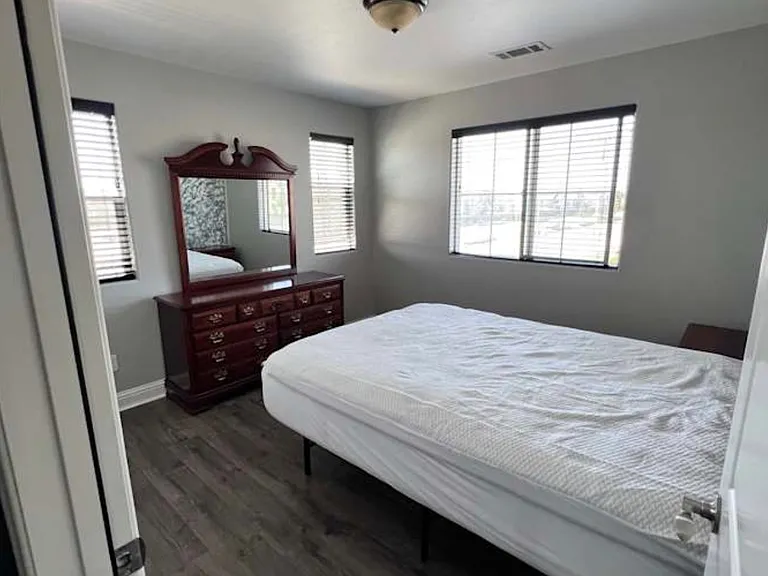1105 S Blosser Rd — Photo 3