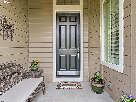 3rd image of 1542 NE 65th Ave