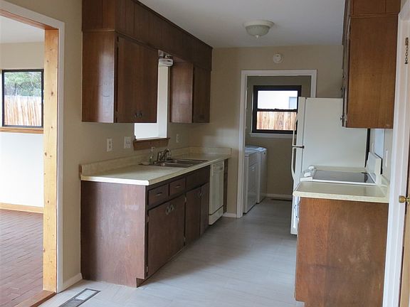 4th image of 717 Jeffrey Pl