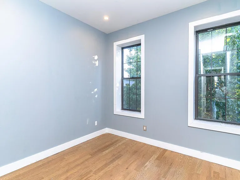 992 Broadway #3 — Photo 16