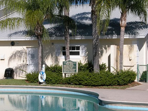 2nd image of 850 Lake Orchid Cir APT 105