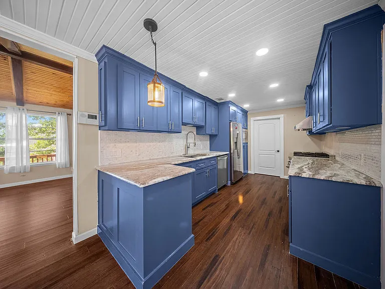 203 Farmer Dr — Photo 16