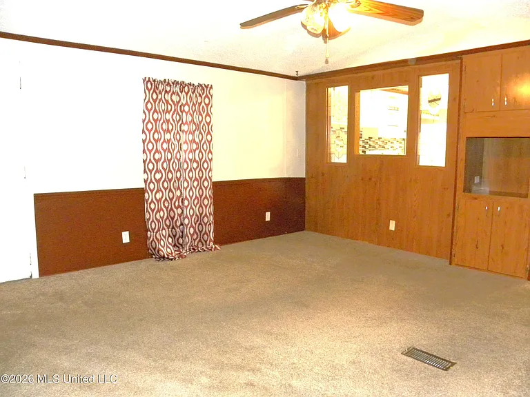 18265 Robin Oaks Dr — Photo 9