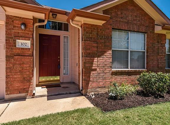 4th image of 102 Emma Lynn Ln