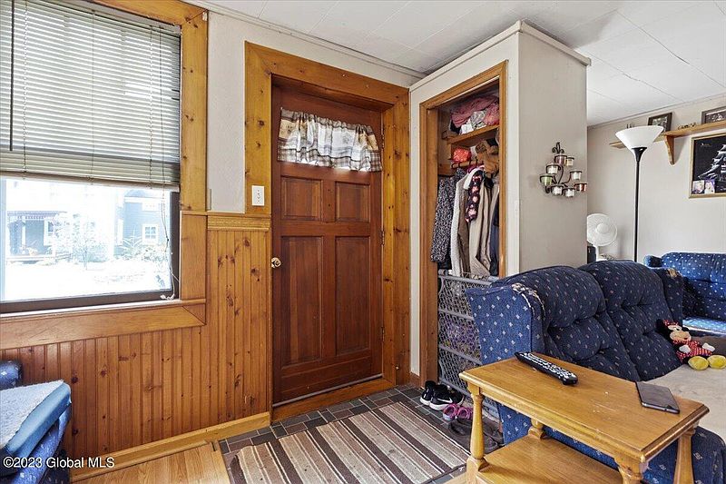 2nd image of 13 Chatham Street