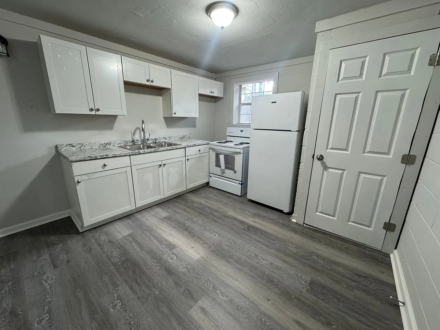 Radio Springs Apartments — Photo 4