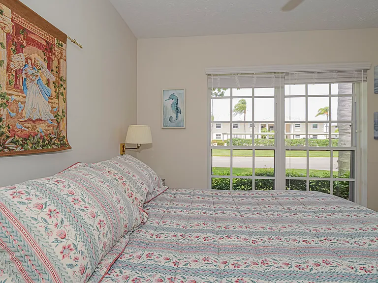 847 Lake Orchid Cir — Photo 22
