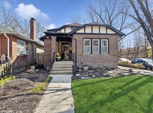 1759 W Columbia Ave, Chicago, IL 60626
