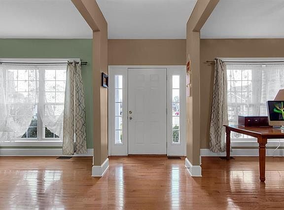 4th image of 2102 Appomattox Ct