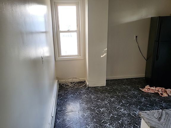 5th image of 11848 200th St #2