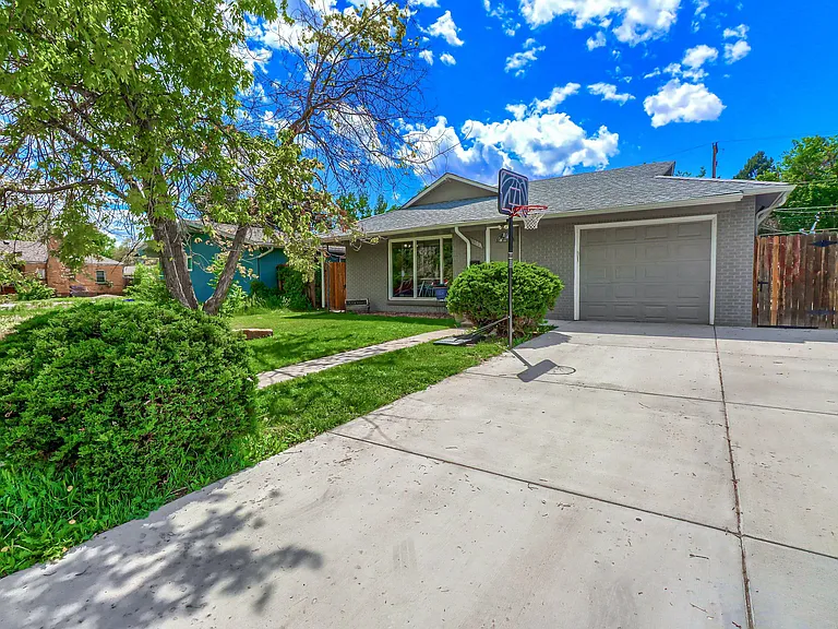 1709 Xenia St — Photo 3