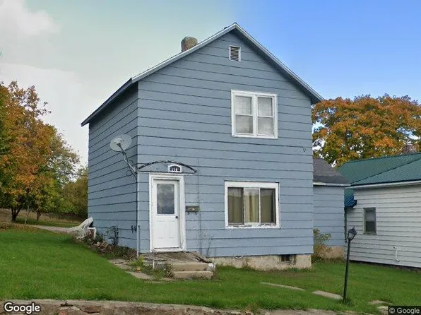 110 W Fleshiem St, Iron Mountain, MI 49801