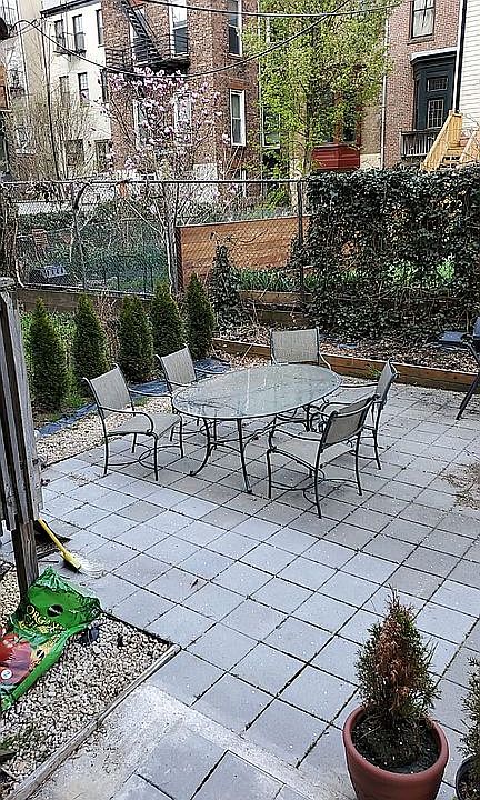 2nd image of 929 Garden St #1R